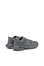 Y03373_P0423_T2000-3