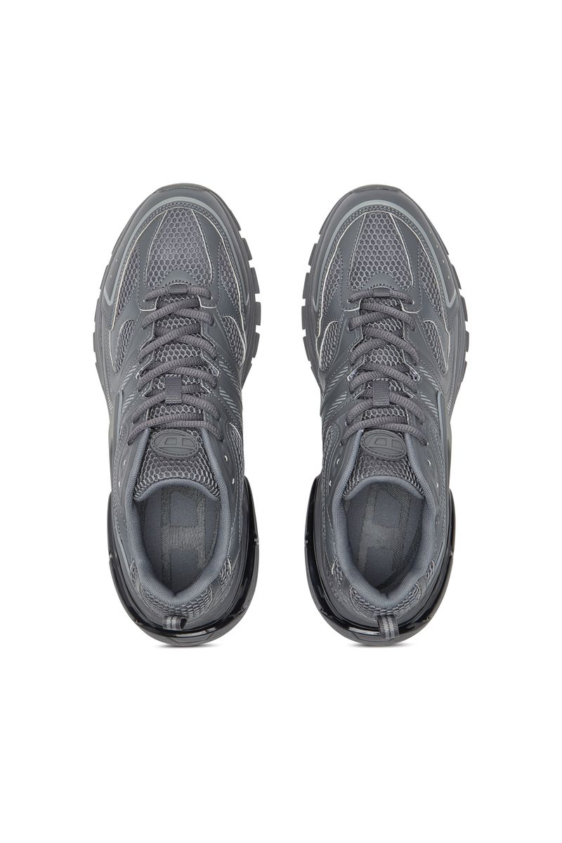 Y03373_P0423_T2000-5