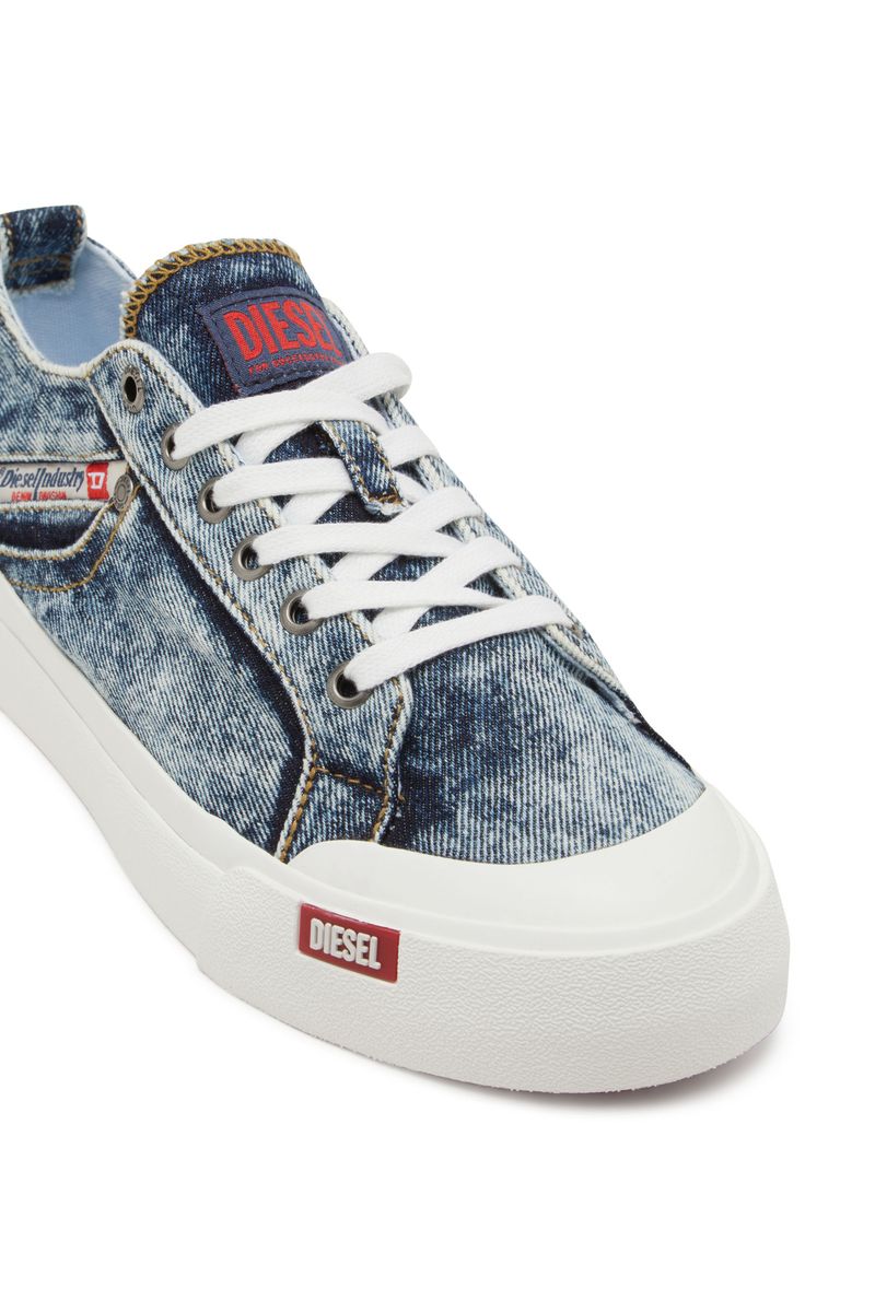 Y03589_P8112_T6067-4