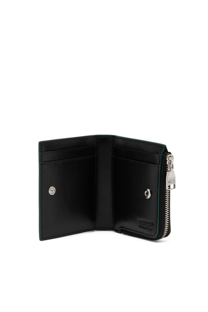 X10102_P6832_T7444-3